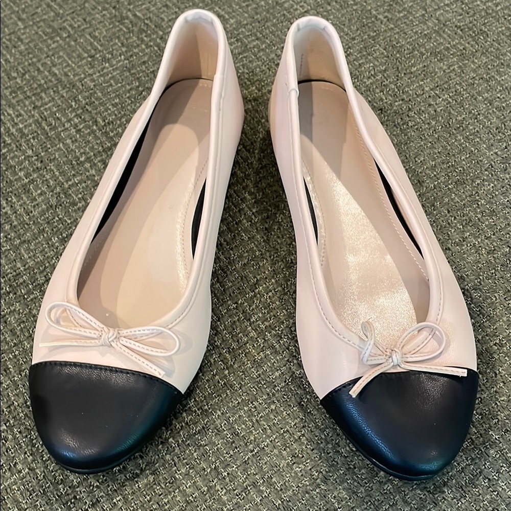 H&M Black and Cream Women's Ballet Flats (sz 38)